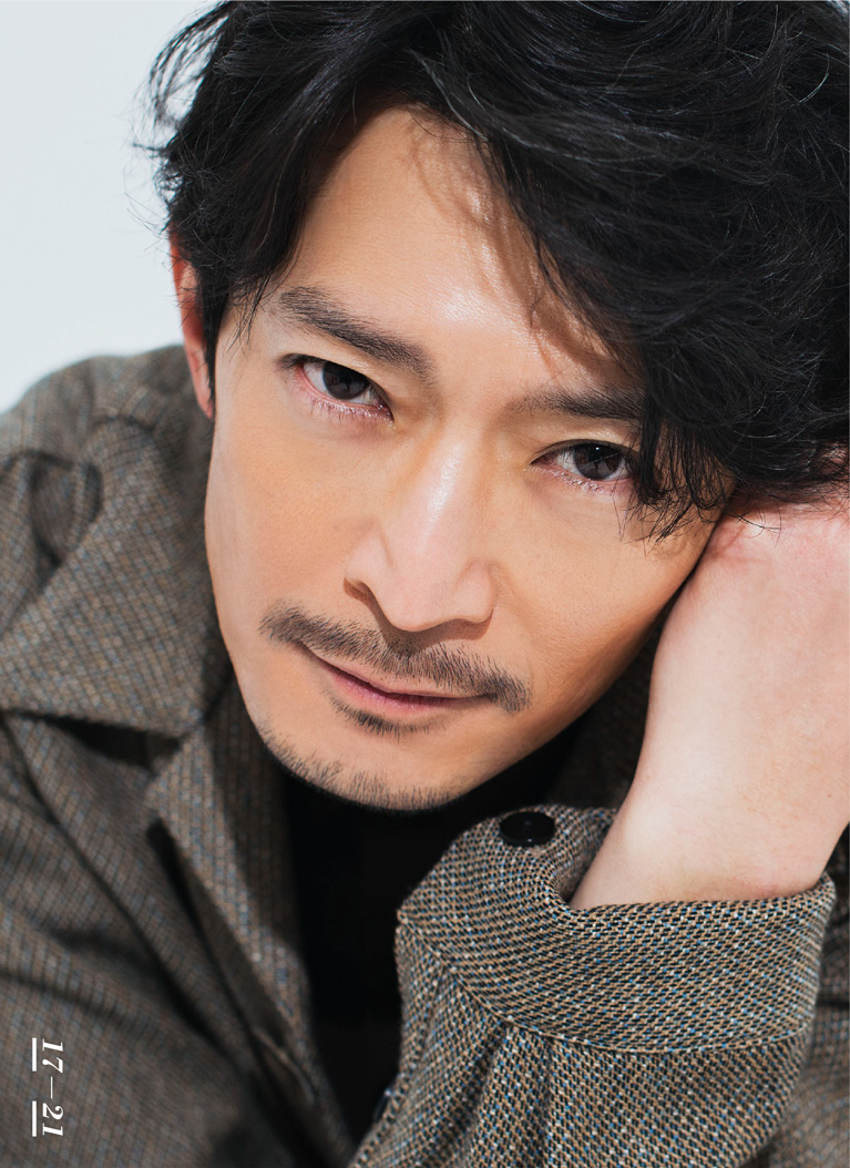 津田健次郎が放つ唯一無二の色気！代表作から私生活の真相まで徹底解剖