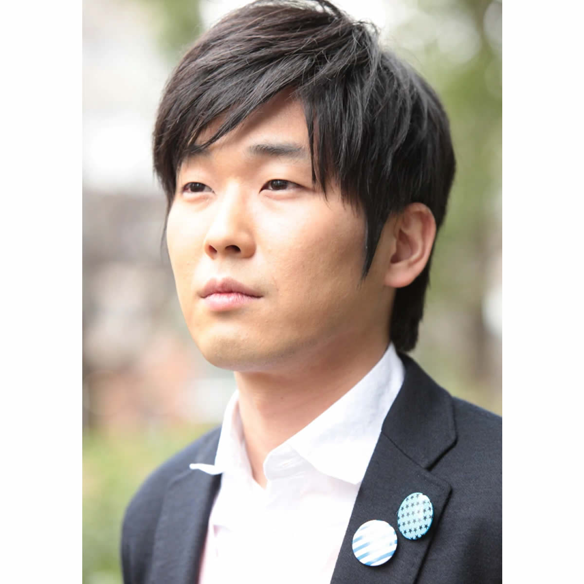 山崎樹範の魅力に迫る！劇団時代から妻・吉井怜との絆、最新作まで