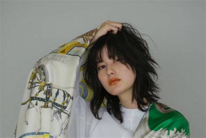 橋本愛の美学と真実：検索ワードの背景に潜む女優としての軌跡とデジタル社会のリアリティ