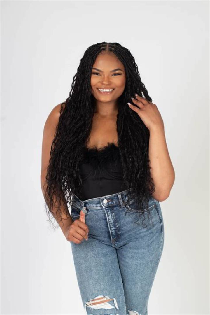 Alexis Andrews: the Rise of a Digital Creator and Entrepreneur