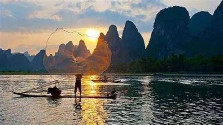The Hidden World of 福利 姬: Inside China’s Underground Digital Economy